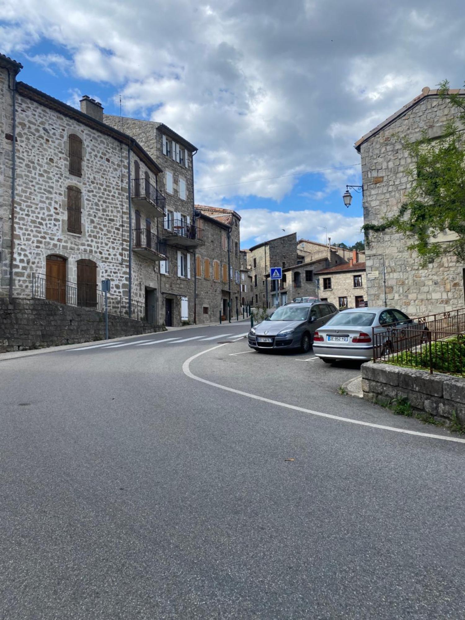 Appartement Atypique Largentiere Bagian luar foto
