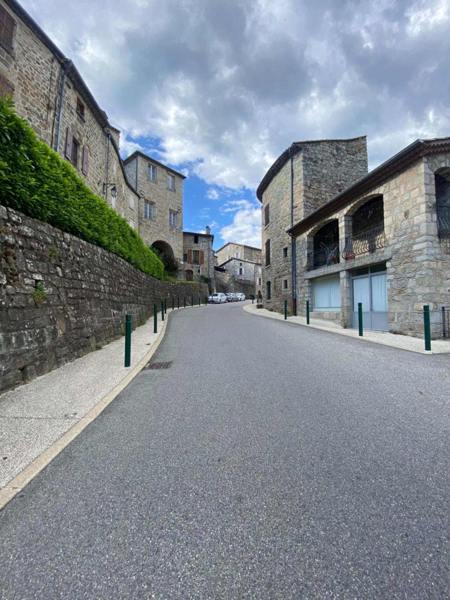 Appartement Atypique Largentiere Bagian luar foto